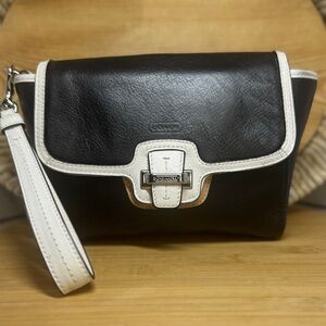 Coach Taylor Spectator Flap Soft Leather Clutch F50157 EUC